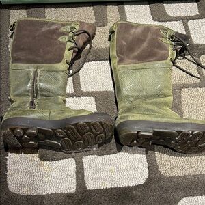 Ugg Green and Brown shearling  Boots, side 8